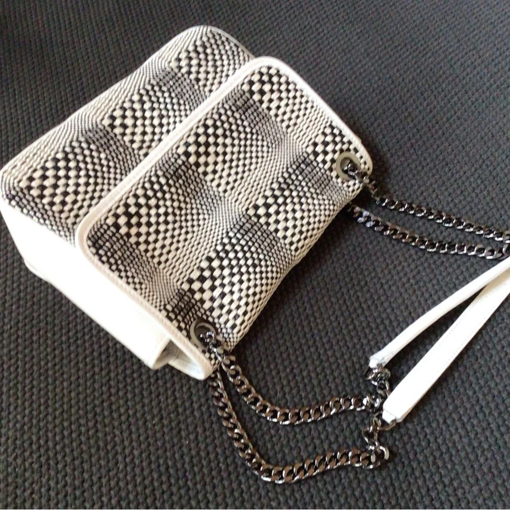 NWOTGS UNICA! FIRENZE ITALY WOVEN LEATHER BICOLOR CROSSBODY CHAIN STRAP BAG - Picture 10 of 12